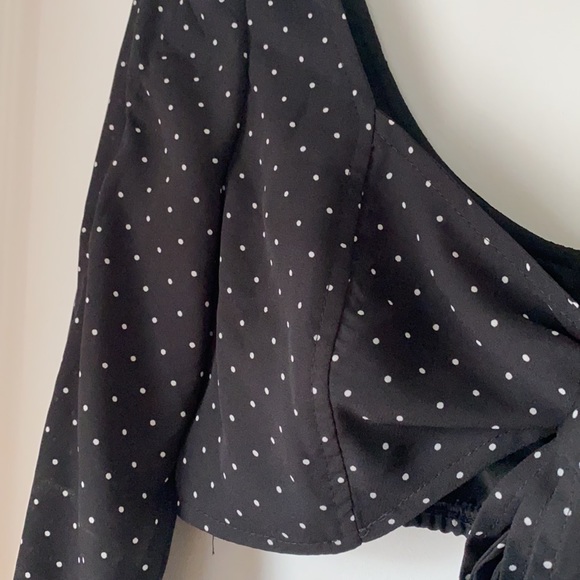 Nasty Gal Poka Dot Front Tie Crop Top - Picture 9 of 9